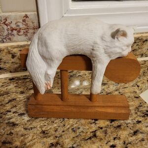 Sleeping White Cat Figurine on Wooden Fence Stand 5 X 5 Inch